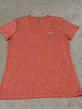 4/$20 SALE - Under Armour Women’s Heathered Orange V-Neck Tee